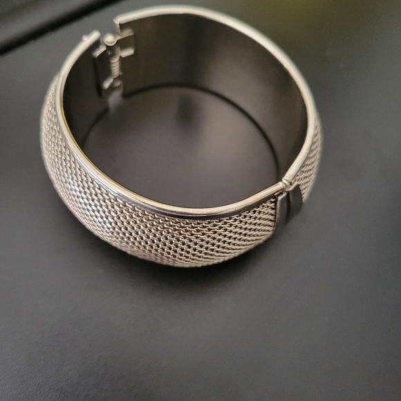 Cute Silver Bangle - Picture 5 of 5